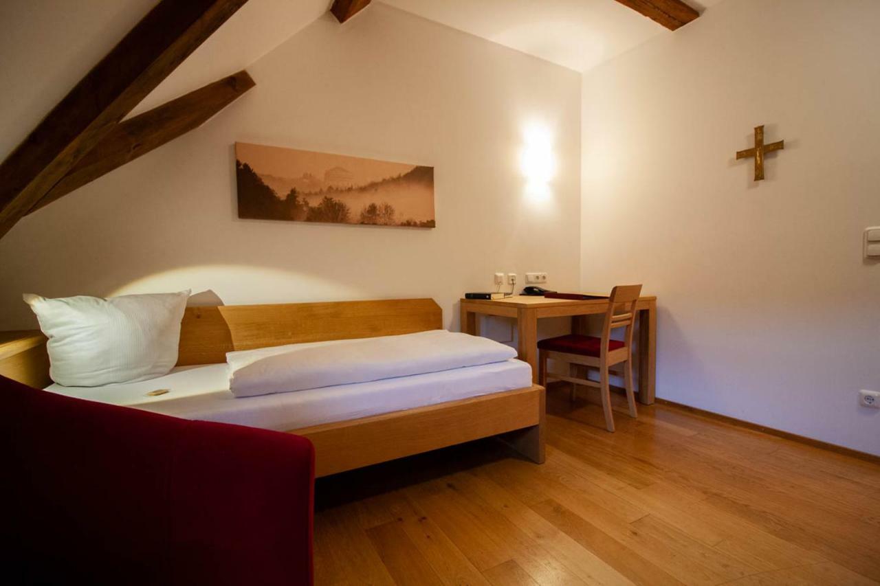 Gaestehaus St. Georg - Weltenburger Klosterbetriebe Gmbh 켈하임 외부 사진