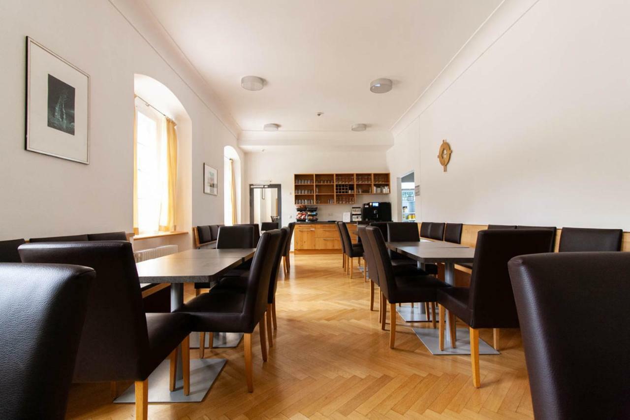 Gaestehaus St. Georg - Weltenburger Klosterbetriebe Gmbh 켈하임 외부 사진