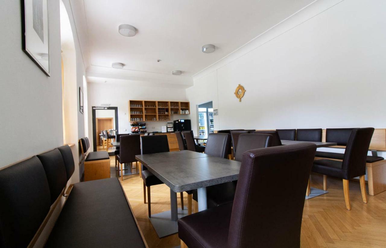 Gaestehaus St. Georg - Weltenburger Klosterbetriebe Gmbh 켈하임 외부 사진