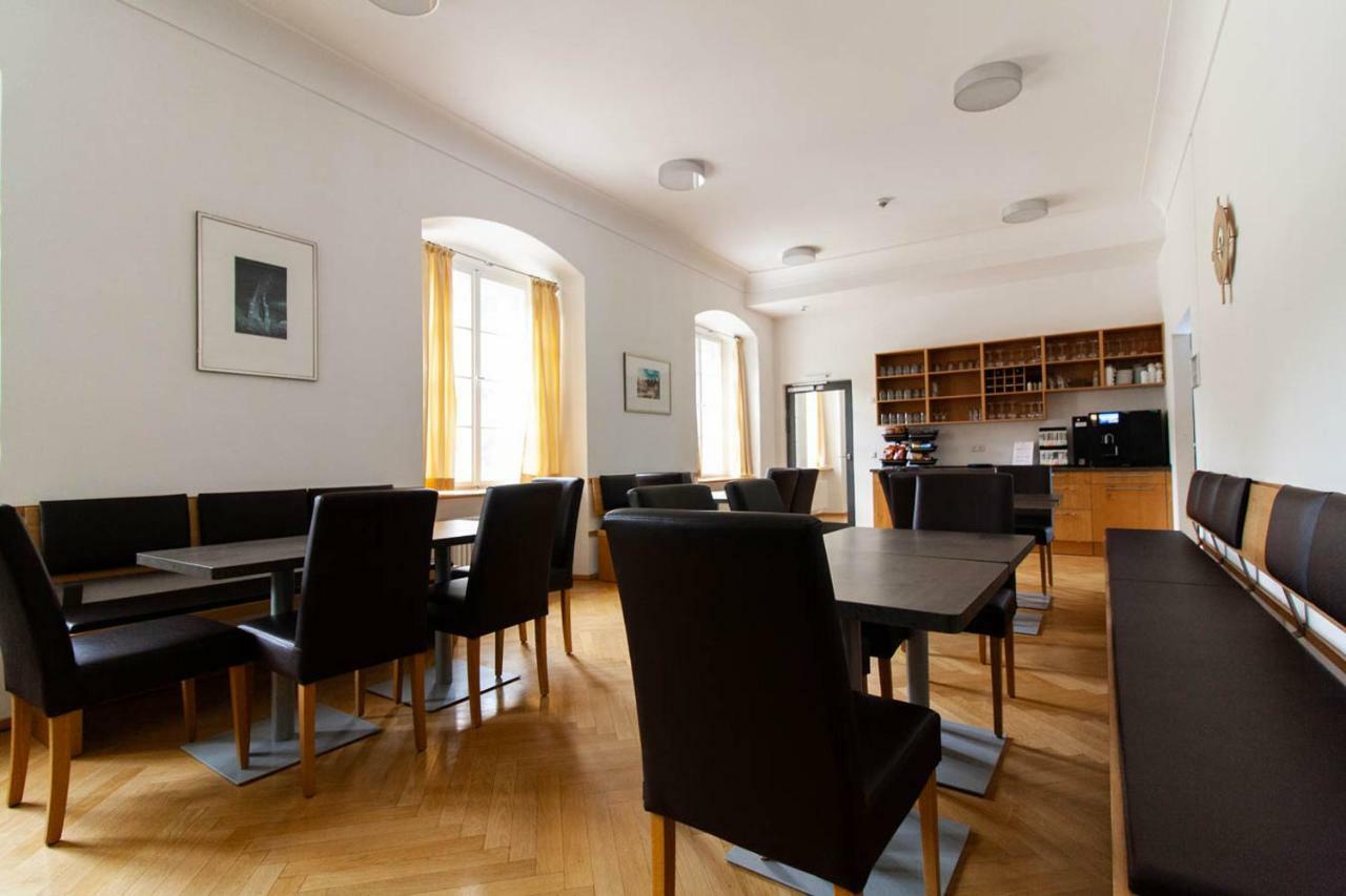 Gaestehaus St. Georg - Weltenburger Klosterbetriebe Gmbh 켈하임 외부 사진