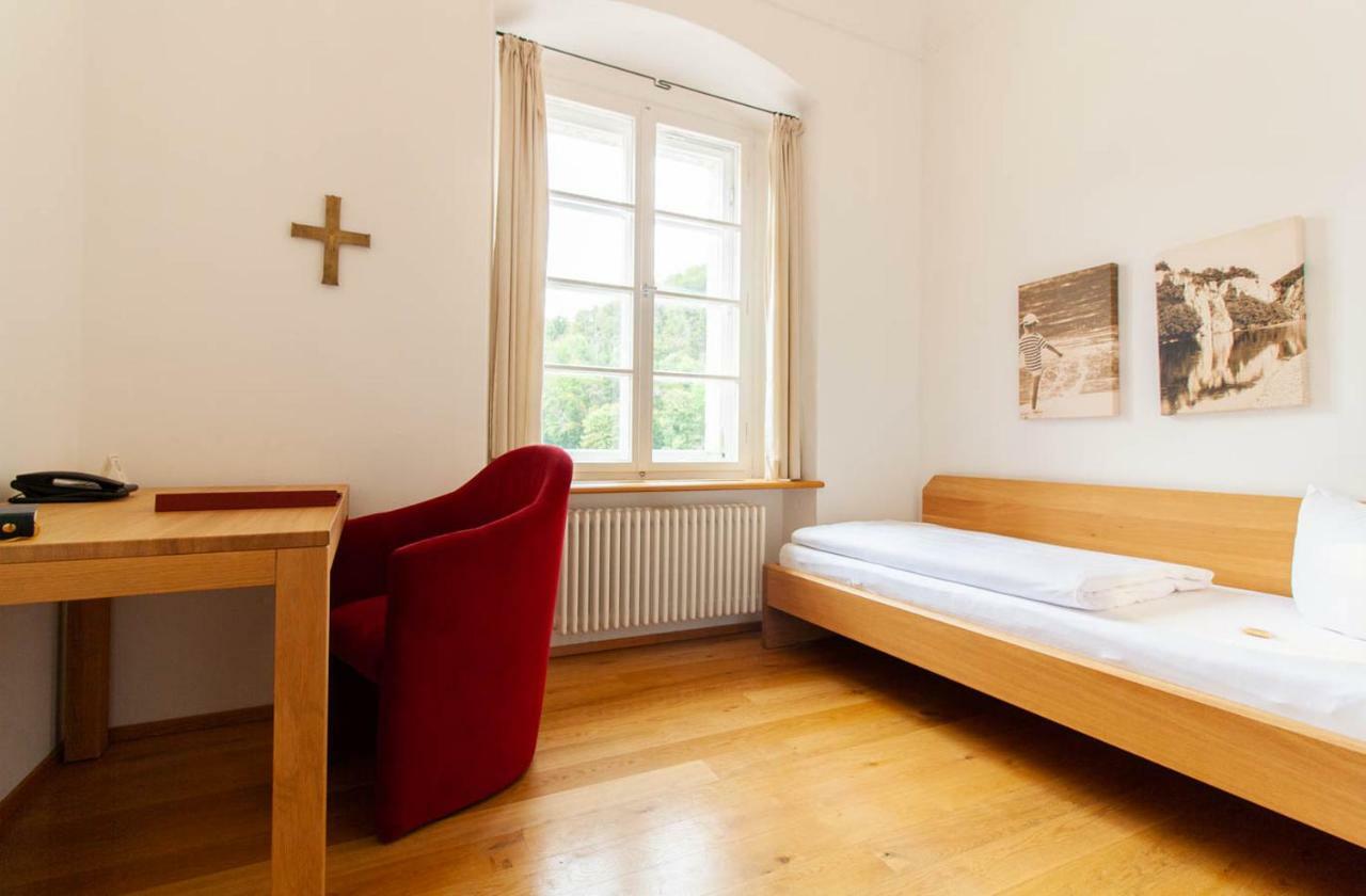 Gaestehaus St. Georg - Weltenburger Klosterbetriebe Gmbh 켈하임 외부 사진