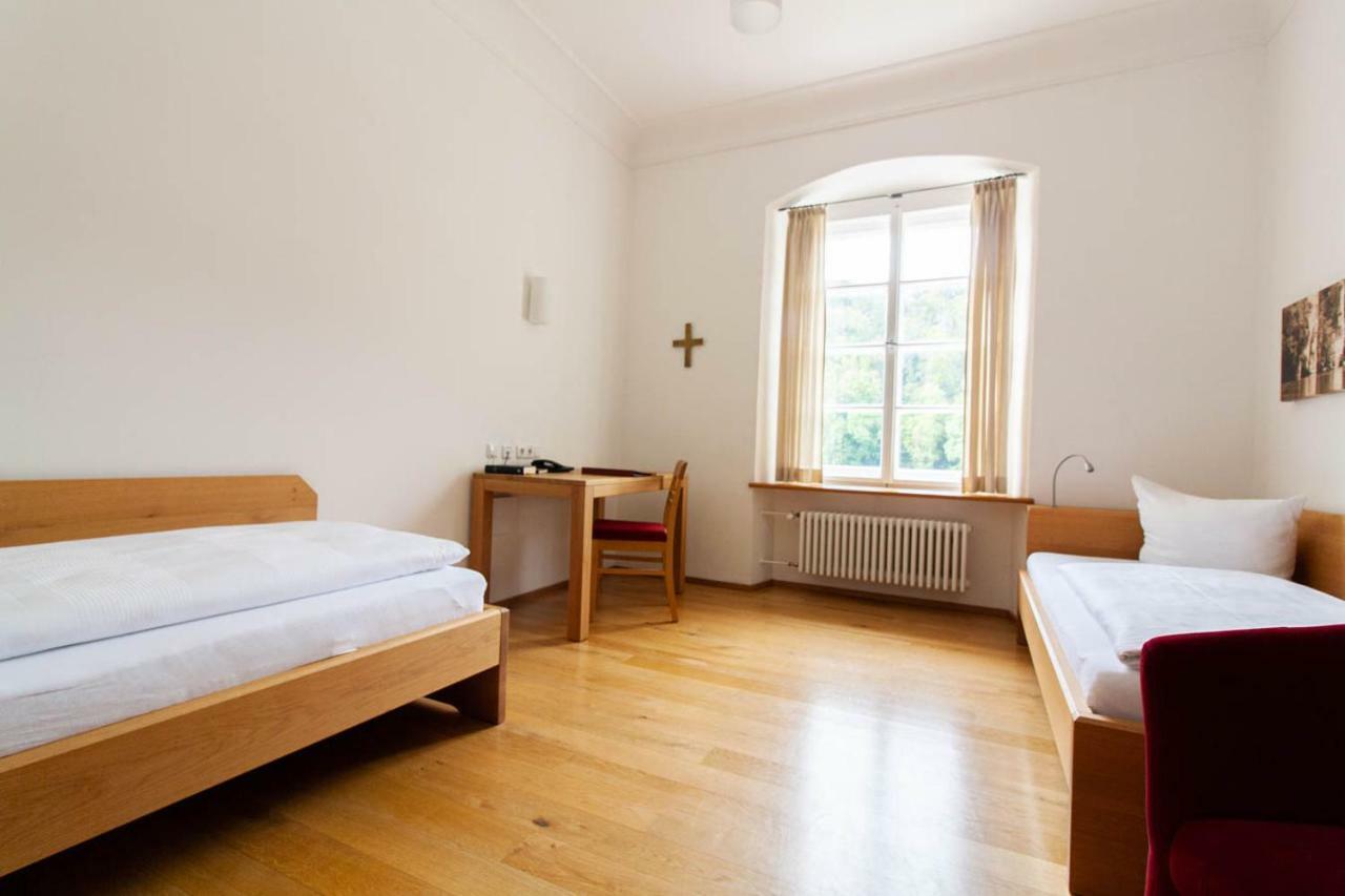 Gaestehaus St. Georg - Weltenburger Klosterbetriebe Gmbh 켈하임 외부 사진